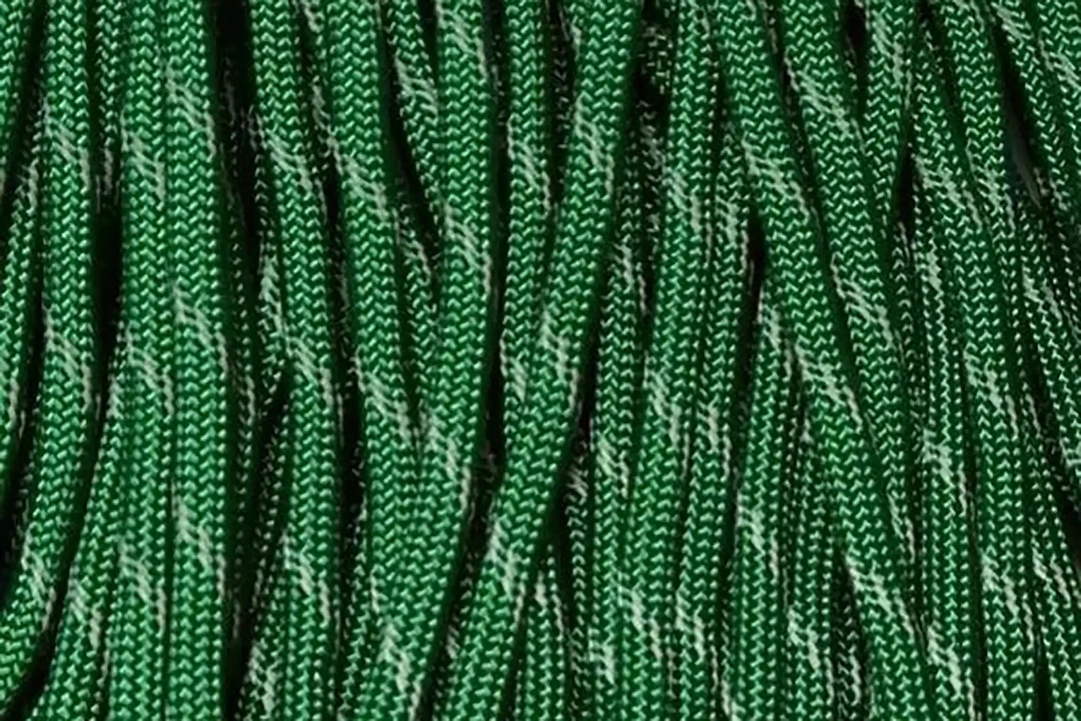 Kelly Green with 3 Reflective Tracers Paracord Bracelet